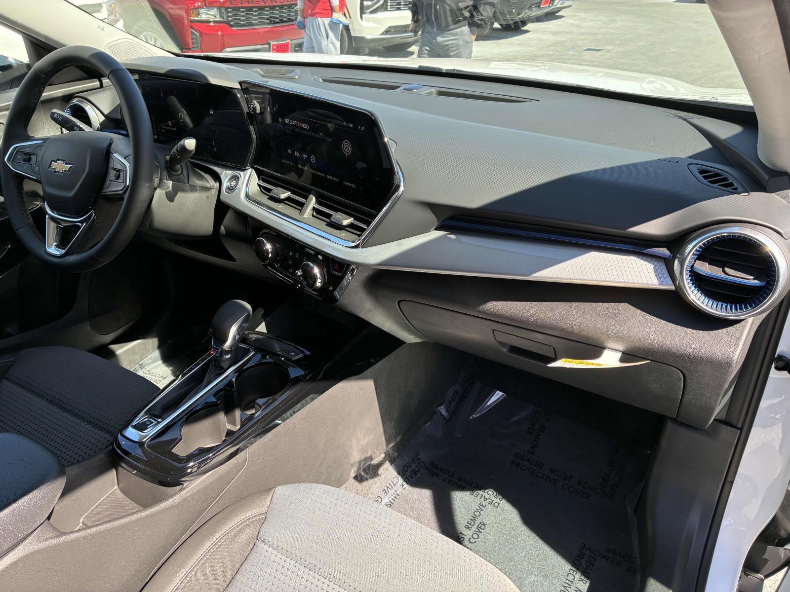 2025 Chevrolet Trax Vehicle Photo in LOS ANGELES, CA 90007-3794
