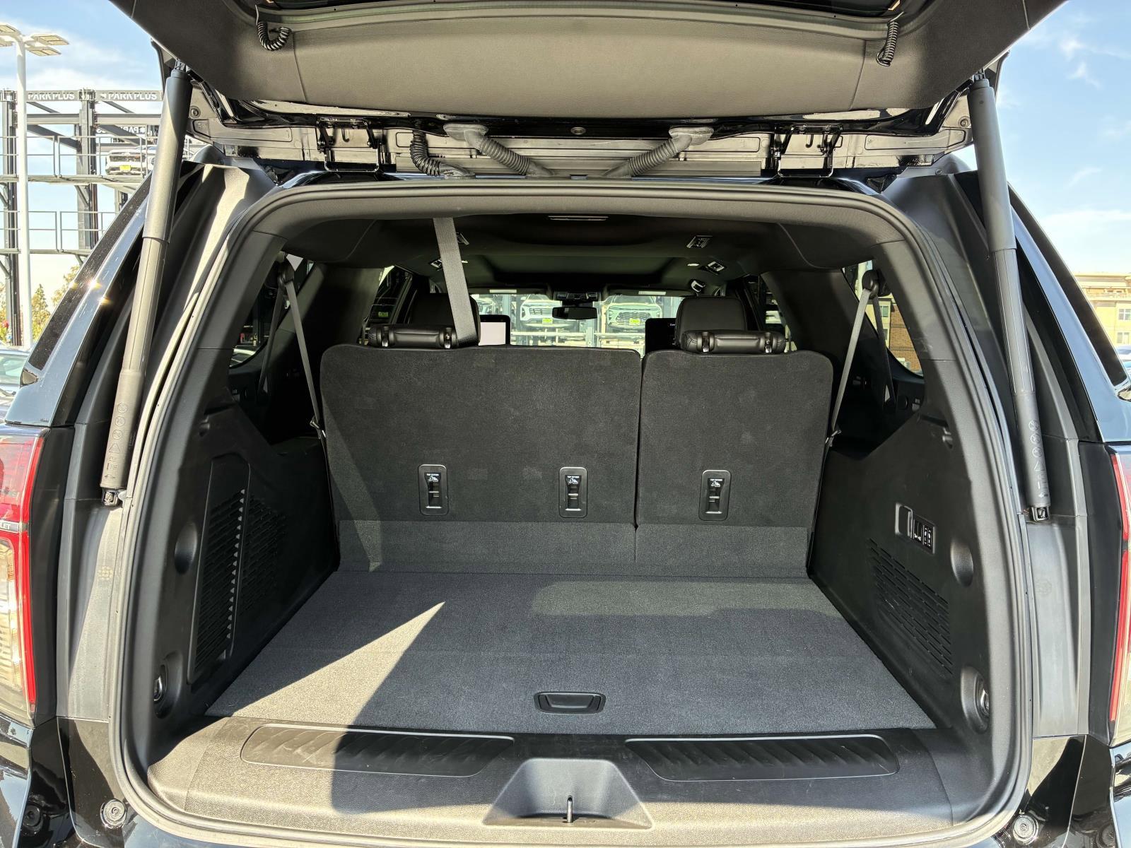 2023 Chevrolet Suburban Vehicle Photo in LOS ANGELES, CA 90007-3794