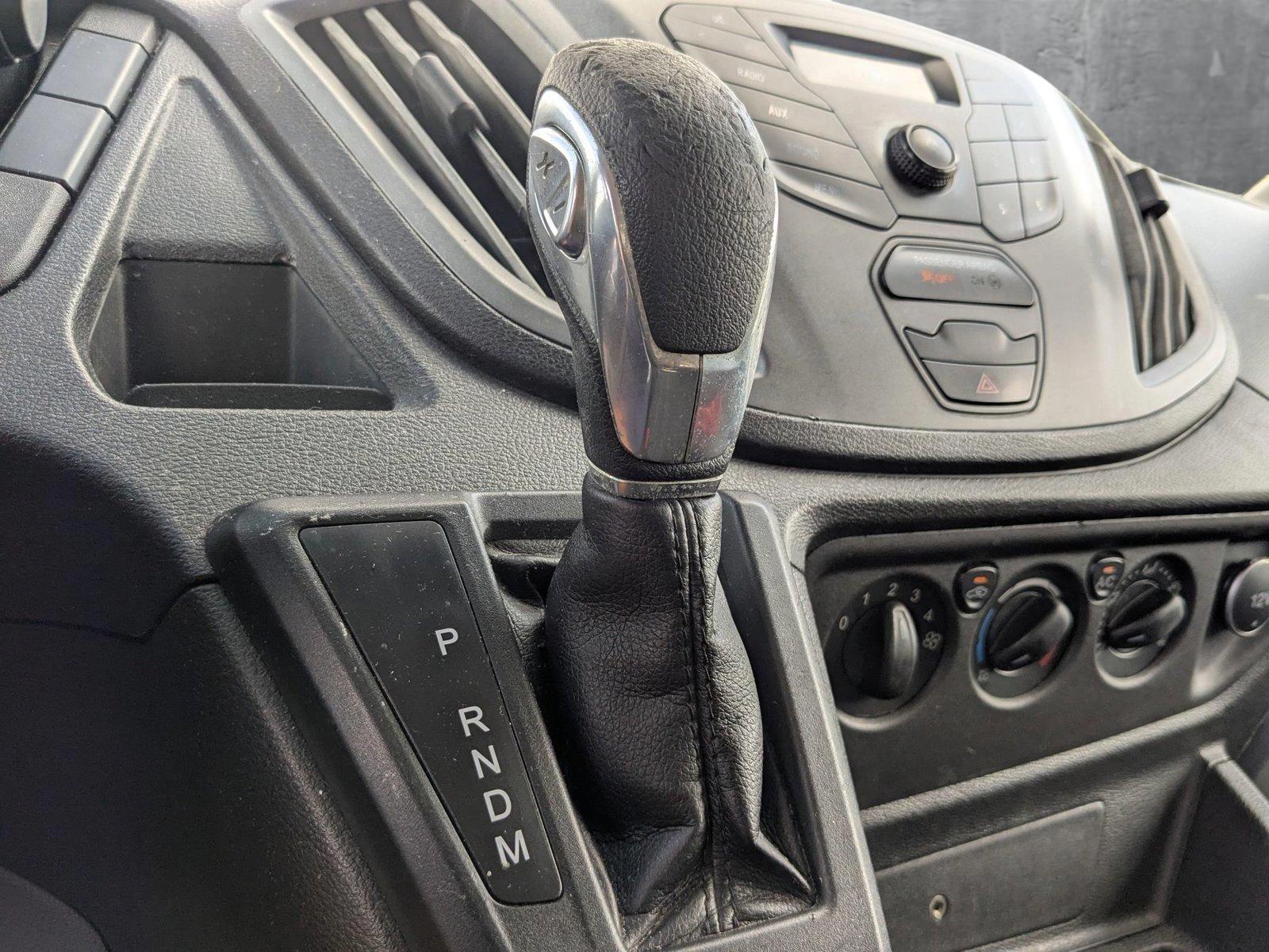 2018 Ford Transit Van Vehicle Photo in St. Petersburg, FL 33713