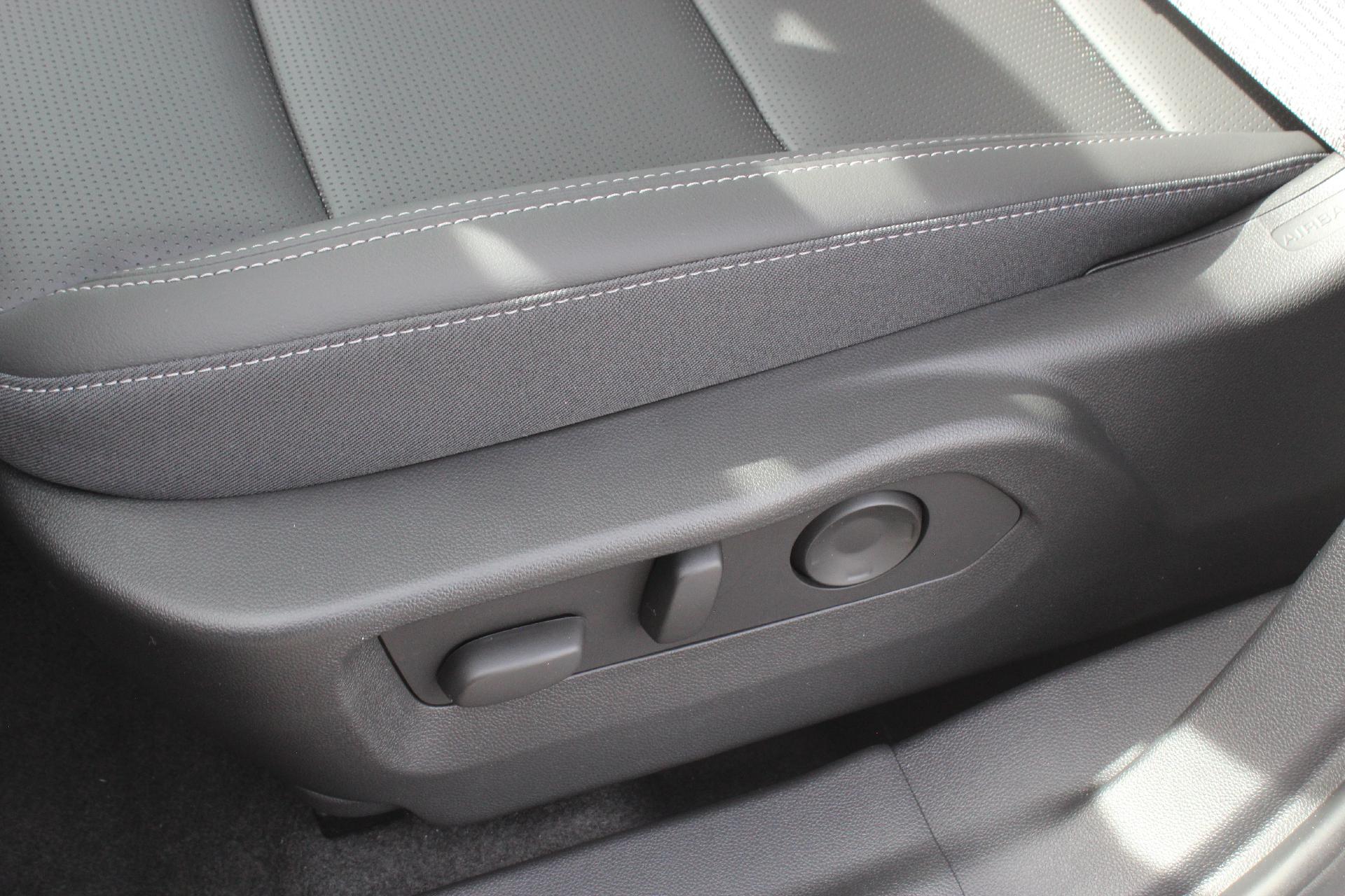 2025 Buick Envision Vehicle Photo in AURORA, CO 80012-4011