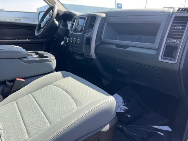 2019 Ram 1500 Classic Vehicle Photo in GREEN BAY, WI 54304-5303