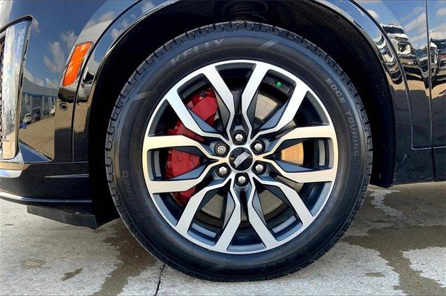 2024 Cadillac XT6 Vehicle Photo in TOPEKA, KS 66609-0000