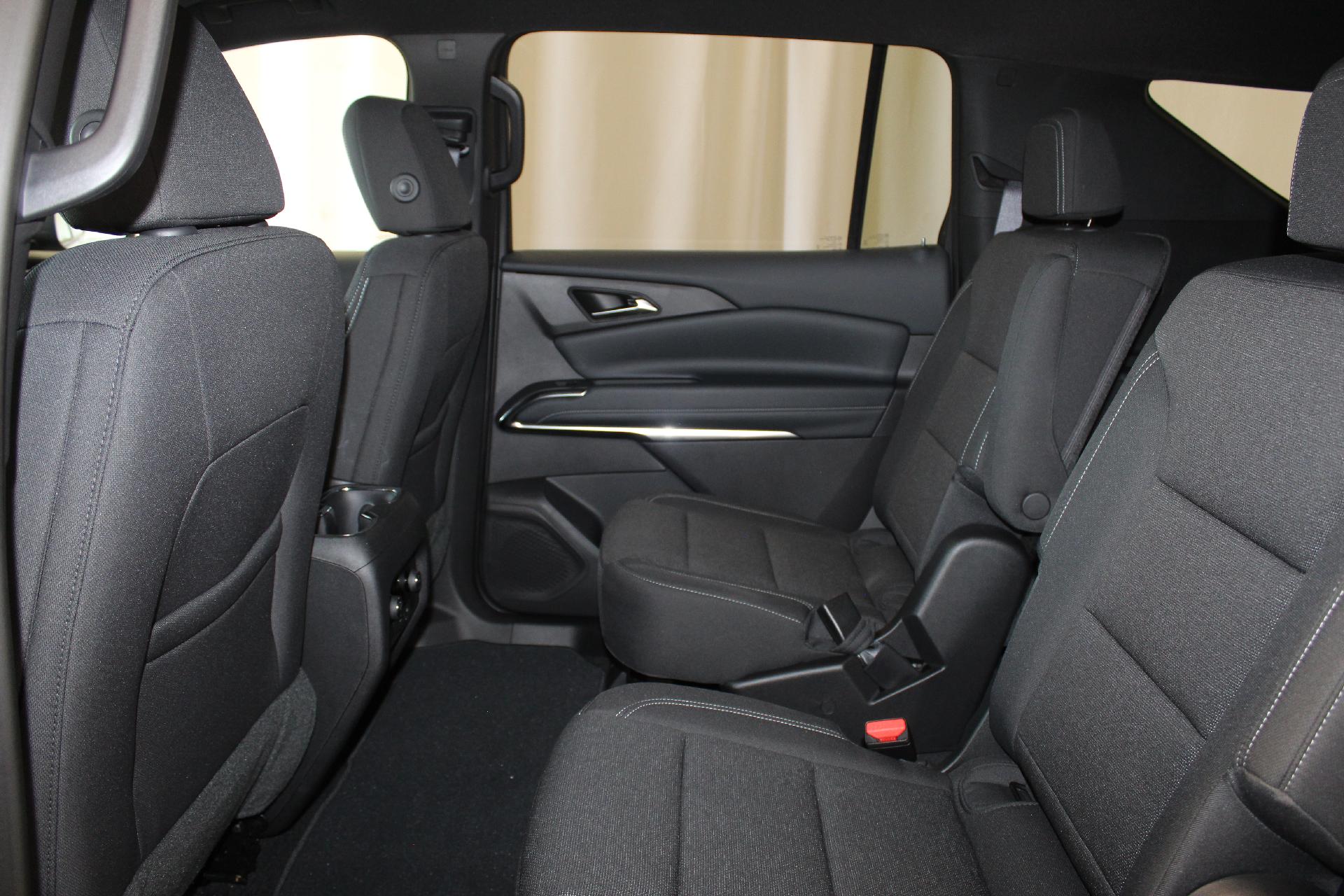 2025 Chevrolet Traverse Vehicle Photo in NORTHAMPTON, MA 01060-1120