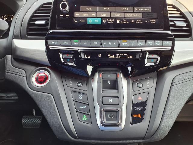 2025 Honda Odyssey Vehicle Photo in Oshkosh, WI 54904