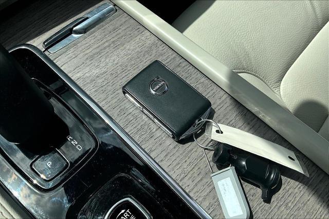 2023 Volvo XC90 Vehicle Photo in Houston, TX 77007