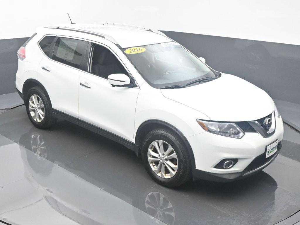 2016 Nissan Rogue Vehicle Photo in Marion, IA 52302