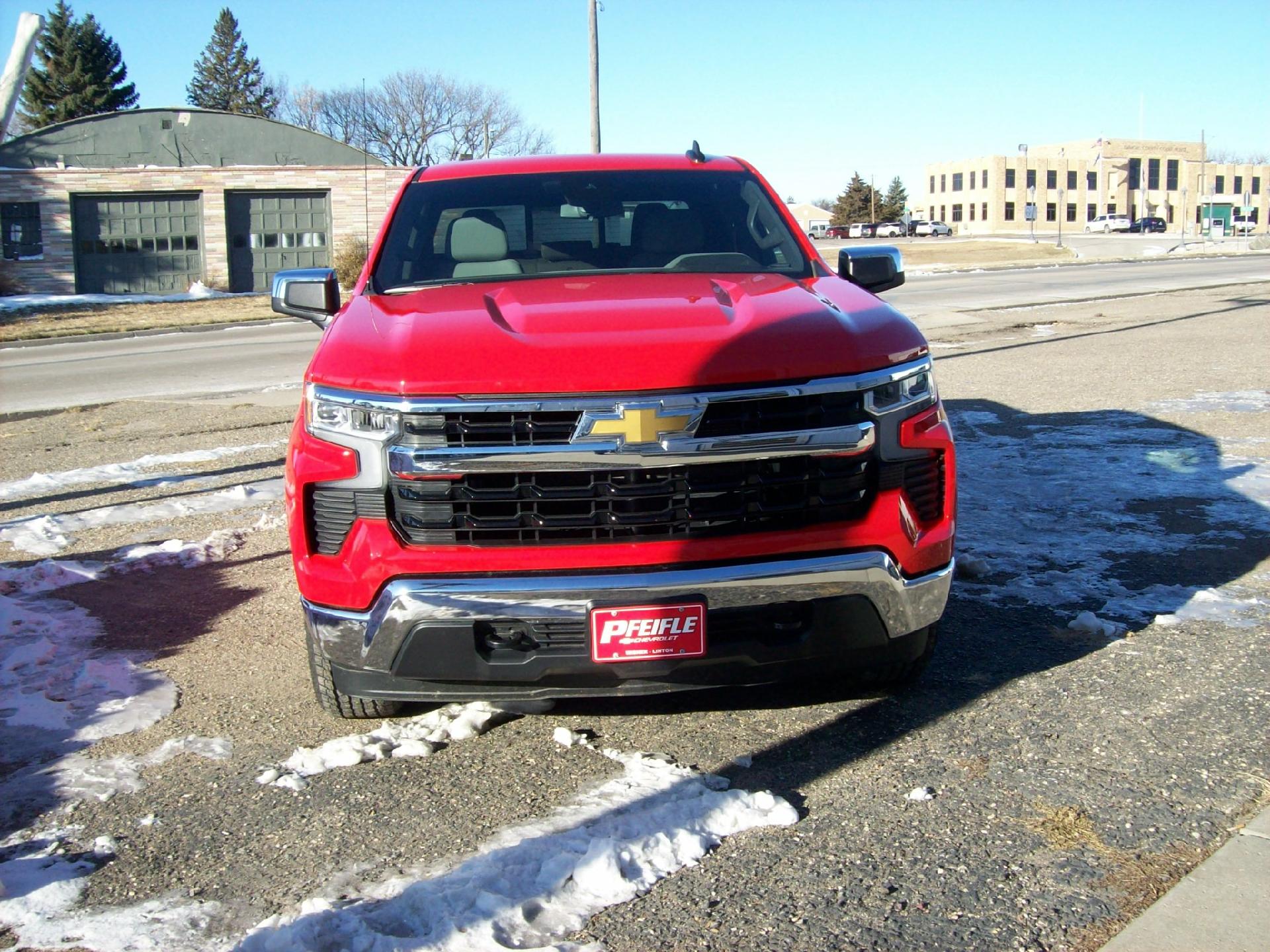 Used 2022 Chevrolet Silverado 1500 LT with VIN 1GCUDDED6NZ568362 for sale in Wishek, ND