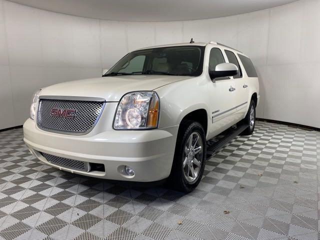 2014 GMC Yukon XL Vehicle Photo in MEDINA, OH 44256-9001