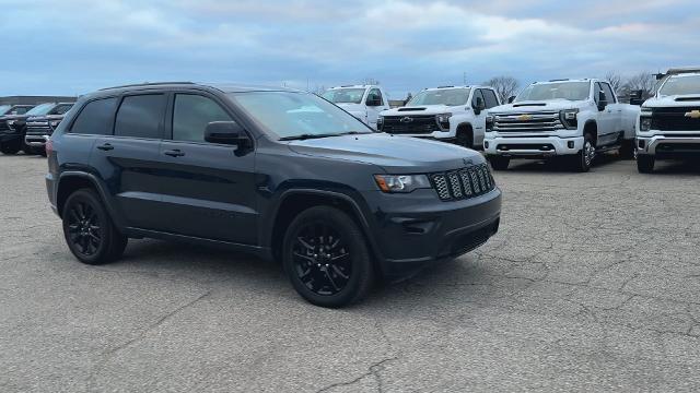 Used 2018 Jeep Grand Cherokee Altitude with VIN 1C4RJFAG8JC420267 for sale in Sterling Heights, MI