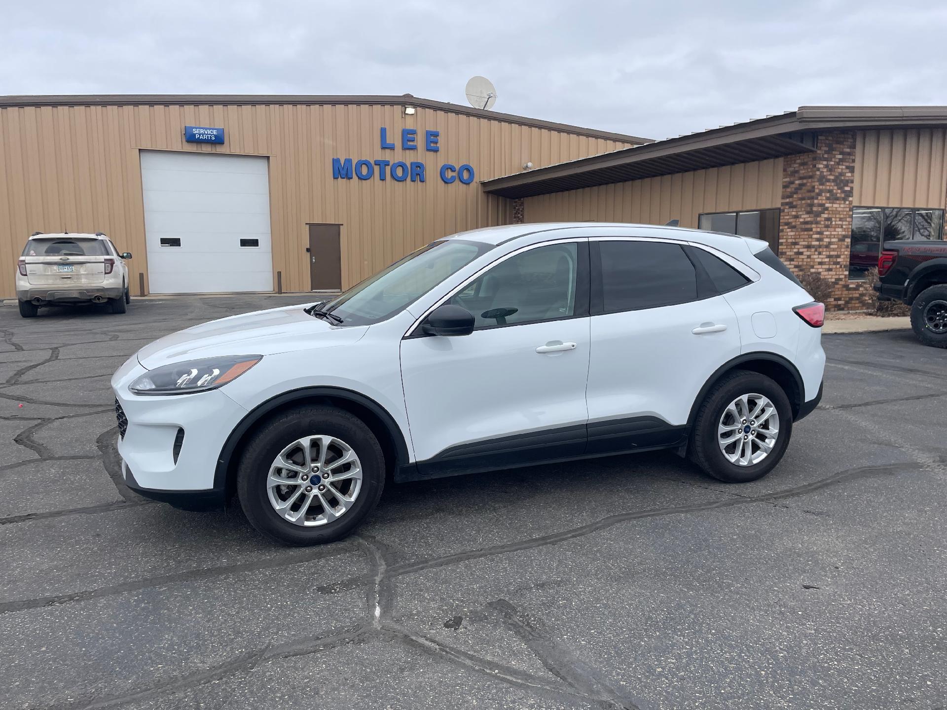 Used 2022 Ford Escape SE with VIN 1FMCU9G6XNUB95648 for sale in Dawson, Minnesota