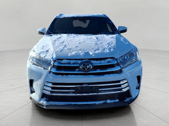 2017 Toyota Highlander Vehicle Photo in Oshkosh, WI 54904