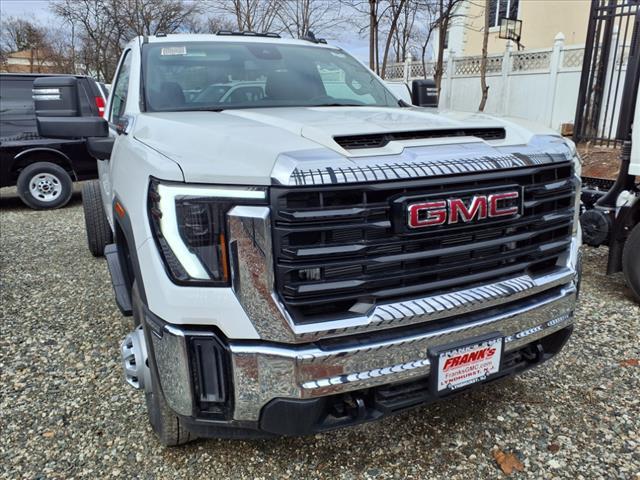 2024 GMC Sierra 3500 HD Chassis Cab Vehicle Photo in LYNDHURST, NJ 07071-2008