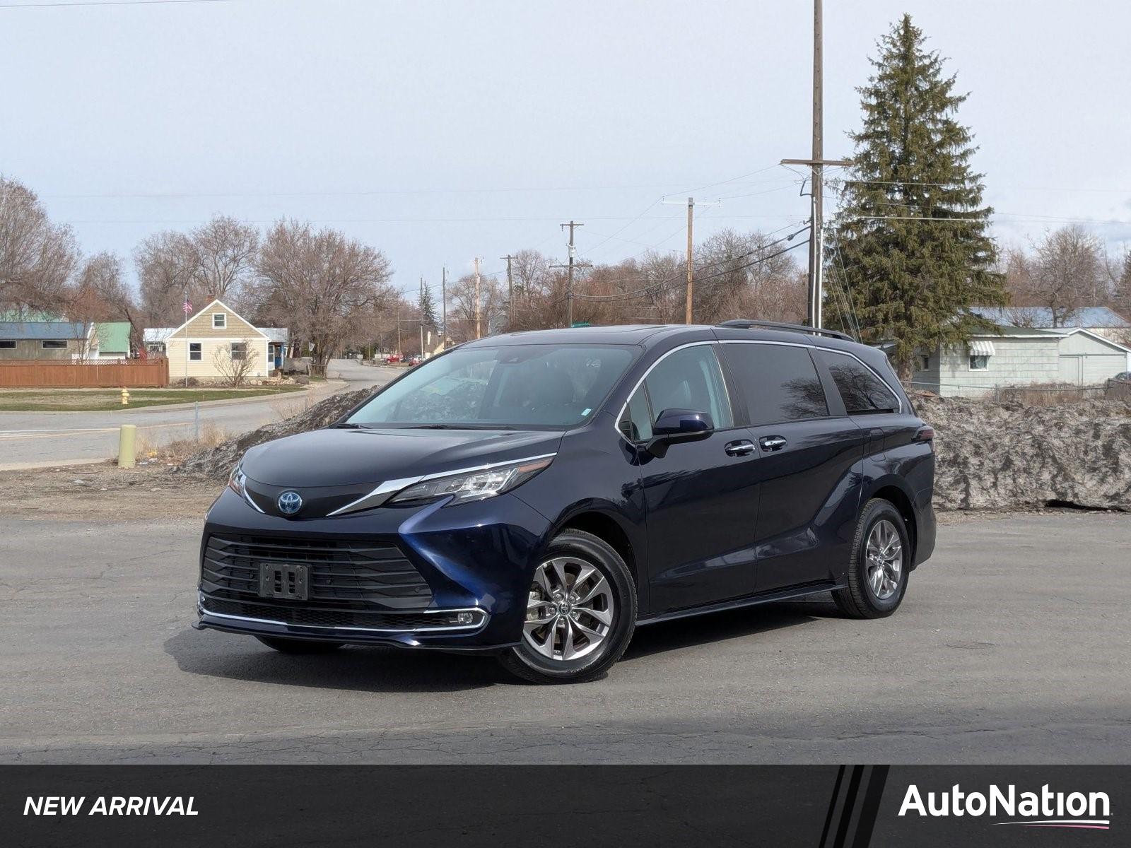 2023 Toyota Sienna Vehicle Photo in Spokane Valley, WA 99212