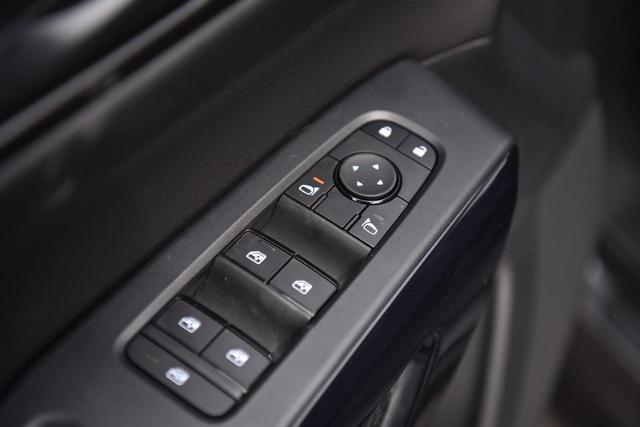 2025 Nissan Pathfinder Vehicle Photo in Ballwin, MO 63011