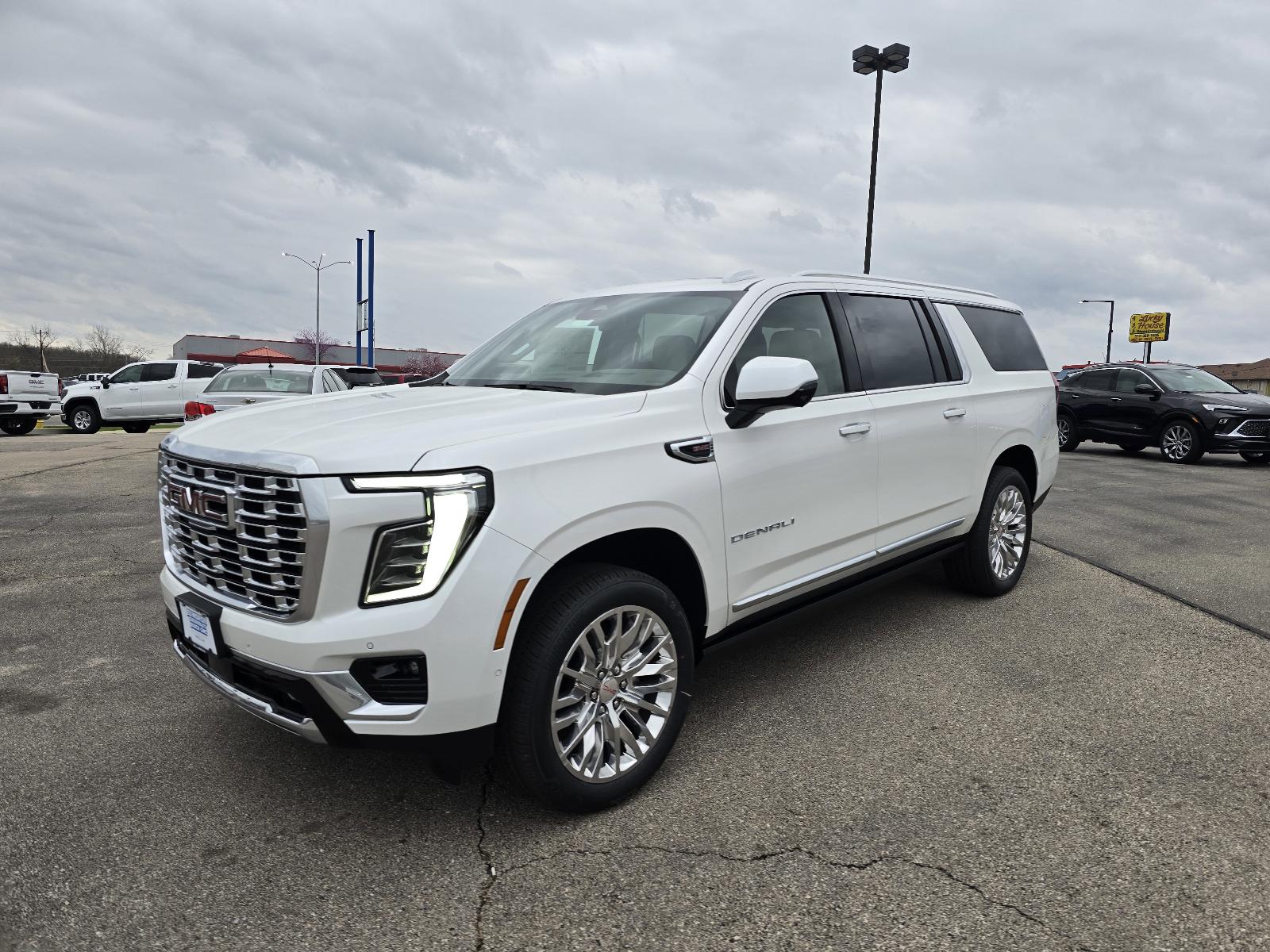 2025 GMC Yukon XL Vehicle Photo in Rolla, MO 65401
