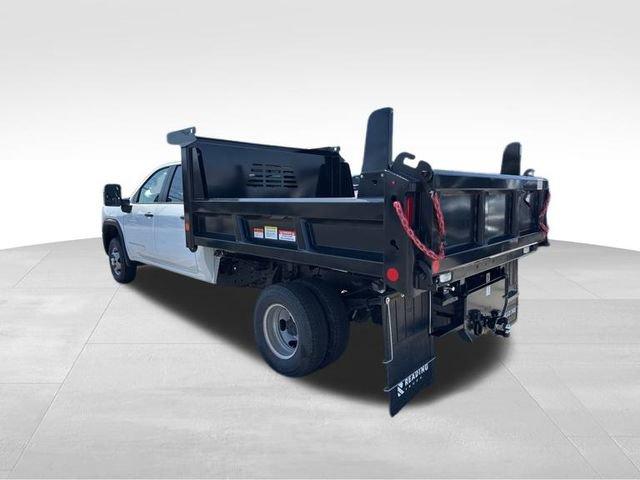 2025 GMC Sierra 3500 HD Chassis Cab Vehicle Photo in MEDINA, OH 44256-9631