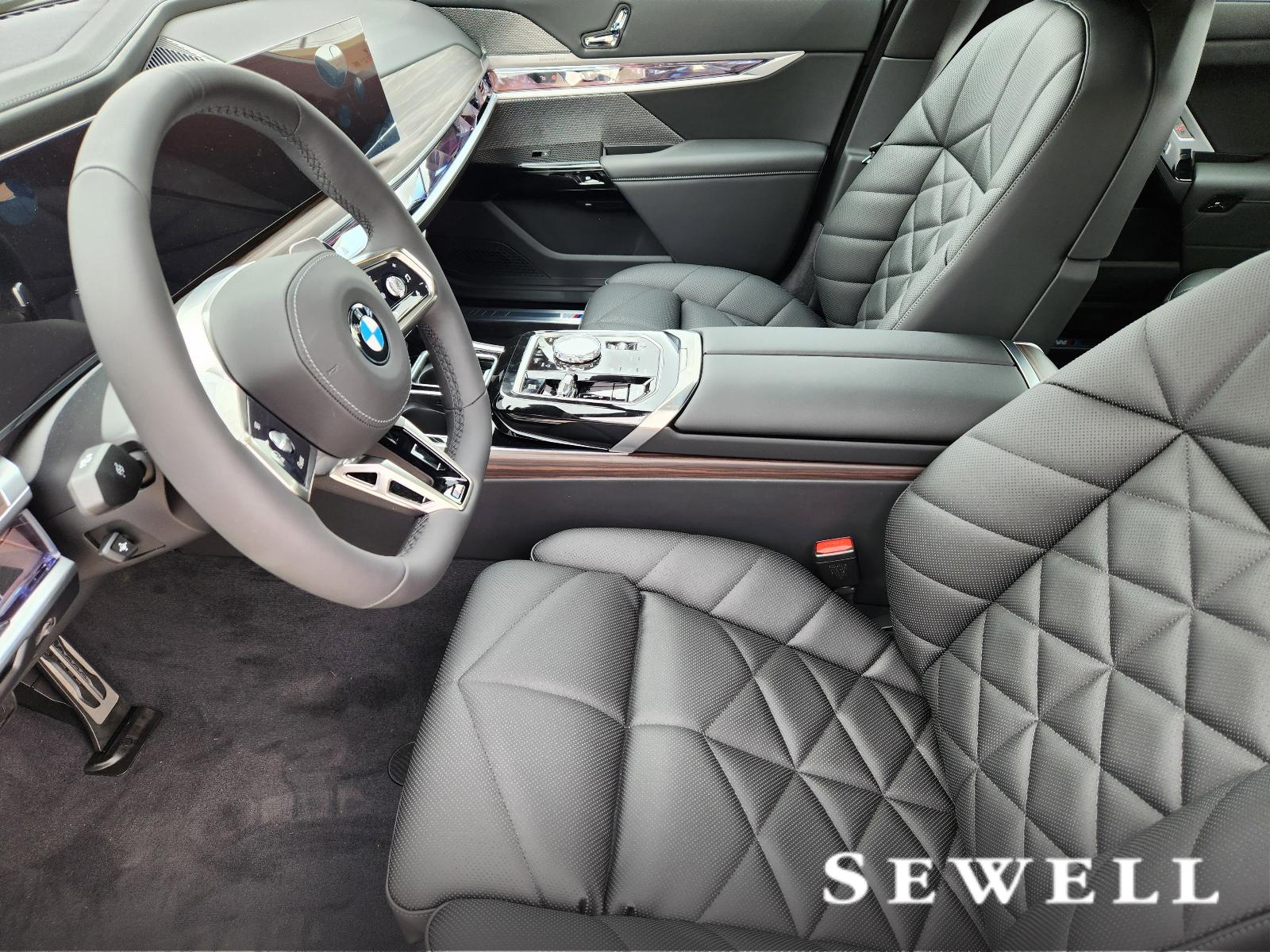 2025 BMW 740i xDrive Vehicle Photo in PLANO, TX 75024