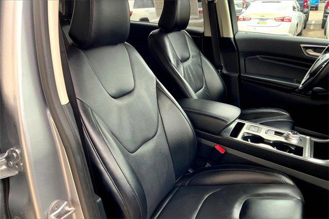 2022 Ford Edge Vehicle Photo in TOPEKA, KS 66609-0000