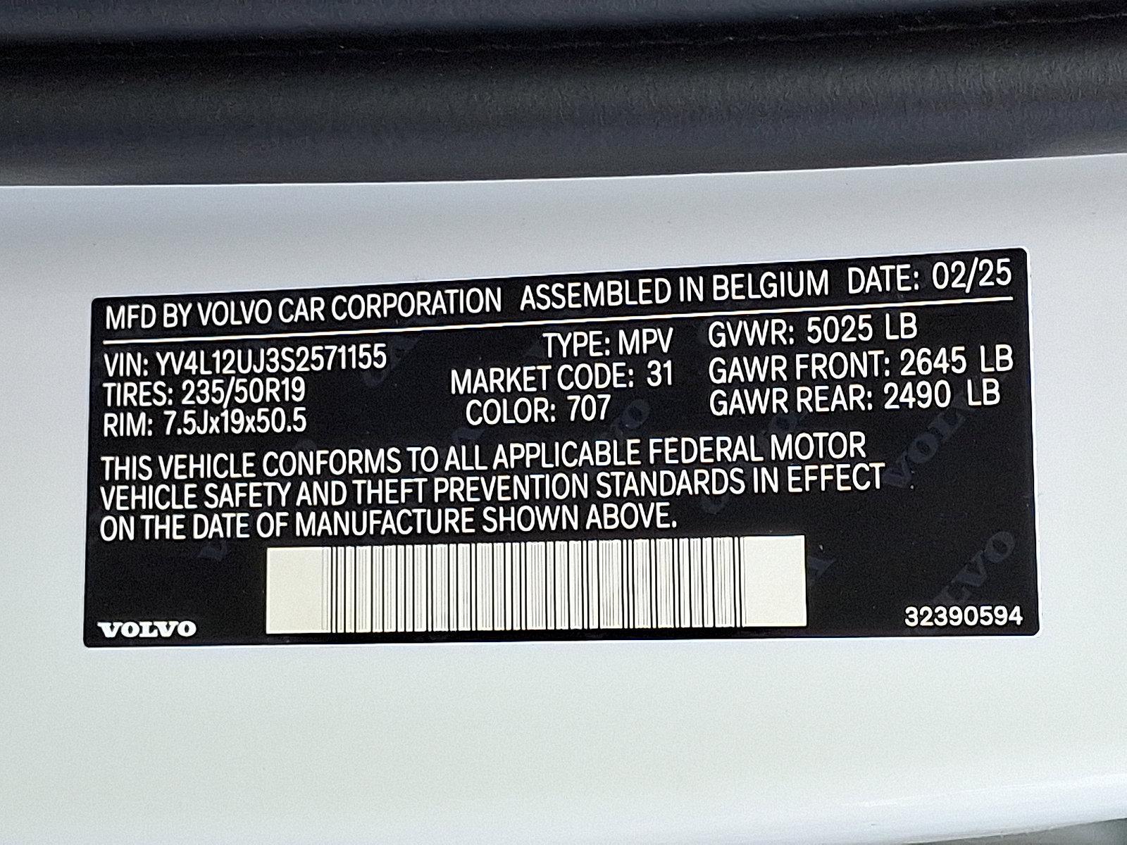 2025 Volvo XC40 Vehicle Photo in Trevose, PA 19053