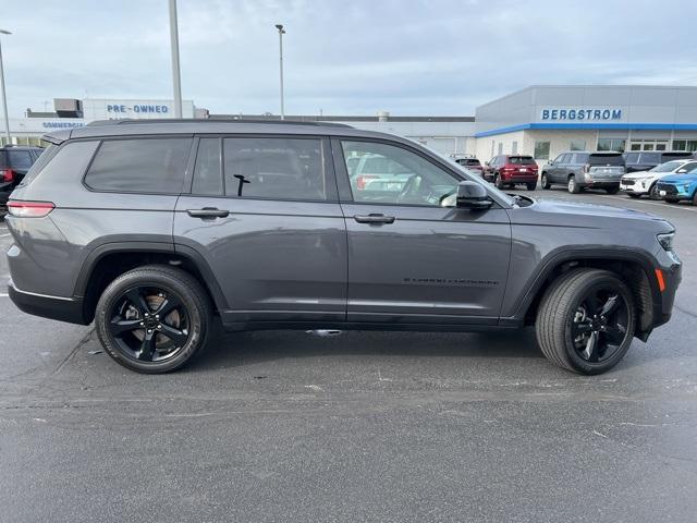 2023 Jeep Grand Cherokee L Vehicle Photo in GREEN BAY, WI 54304-5303