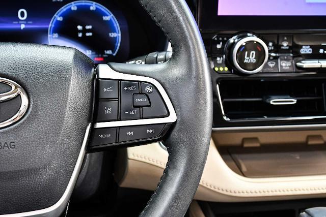 2023 Toyota Highlander Vehicle Photo in DALLAS, TX 75235