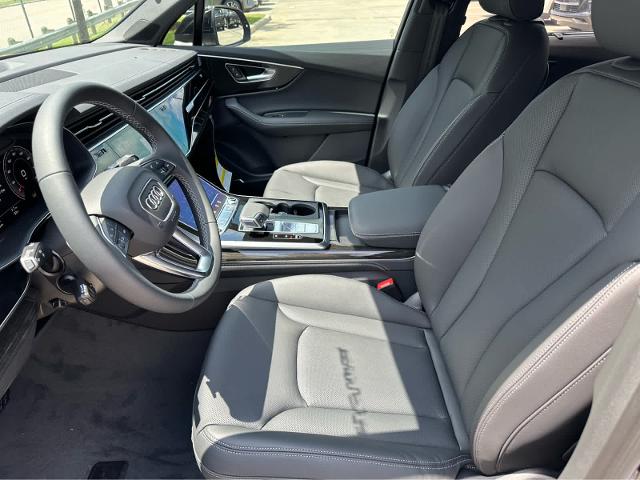 2025 Audi Q7 Vehicle Photo in HOUSTON, TX 77090