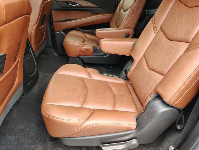 2018 Cadillac Escalade ESV Vehicle Photo in GREEN BAY, WI 54304-5303