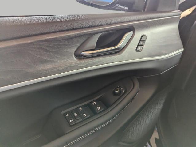 2025 Jeep Grand Cherokee L Vehicle Photo in Oshkosh, WI 54901