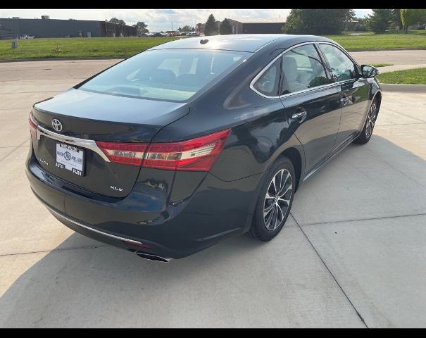 2017 Toyota Avalon Vehicle Photo in Peoria, IL 61615
