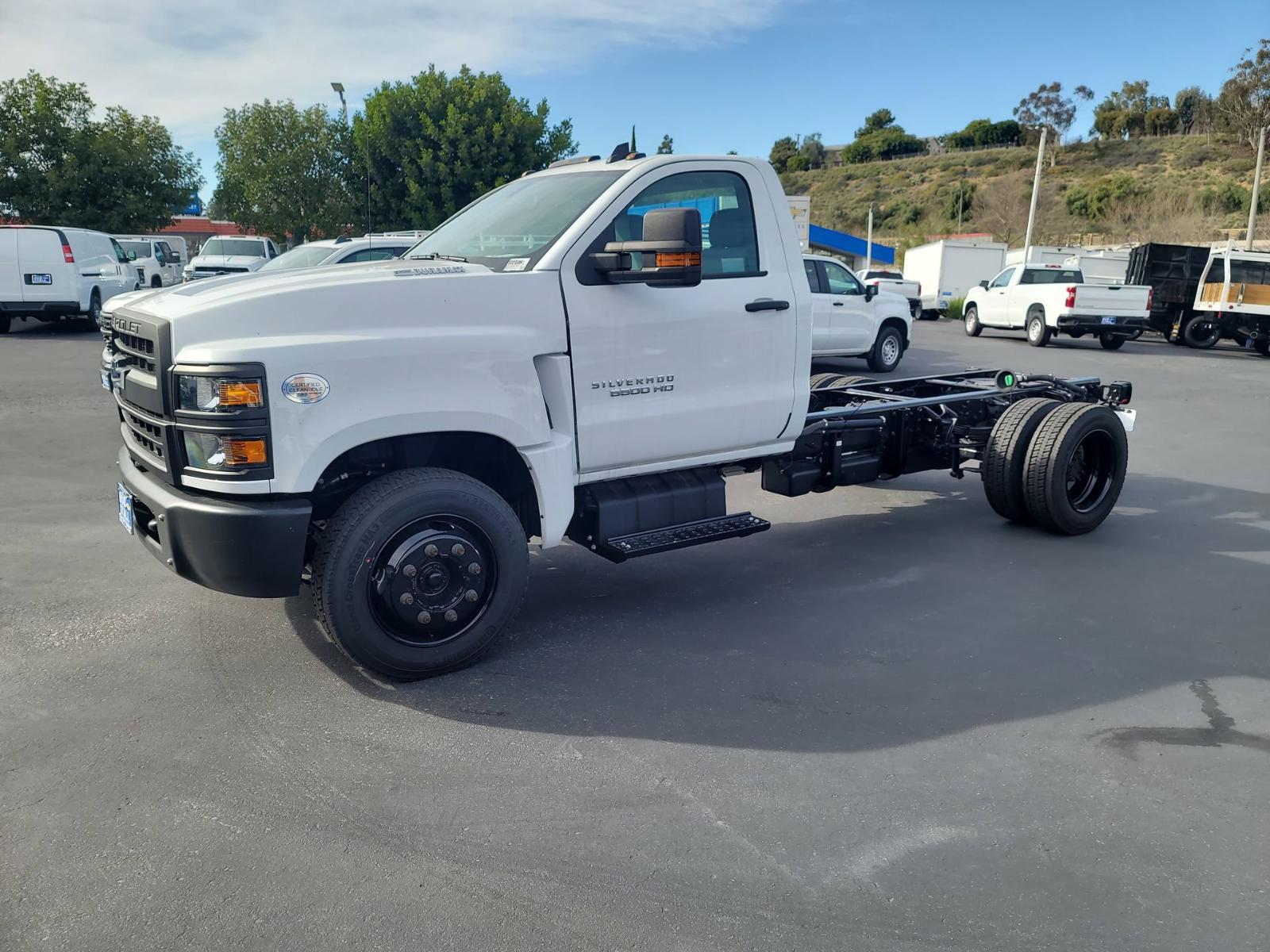 2022 Chevrolet Silverado Chassis Cab Vehicle Photo in LA MESA, CA 91942-8211