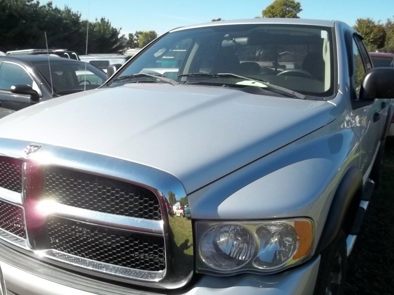 Used 2005 Dodge Ram 1500 Pickup SLT with VIN 1D7HU18N05S182734 for sale in Delavan, IL