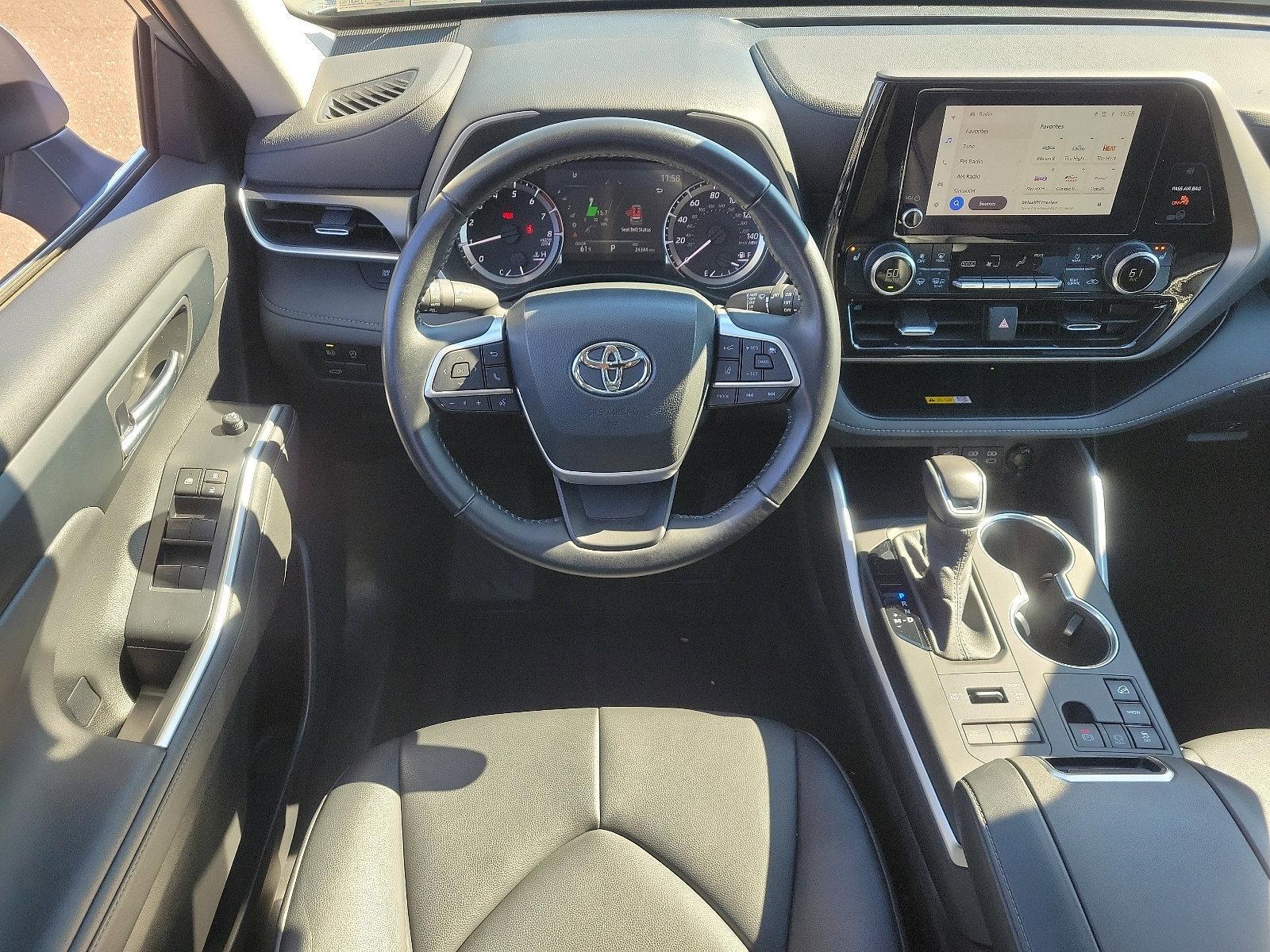 2023 Toyota Highlander Vehicle Photo in Trevose, PA 19053