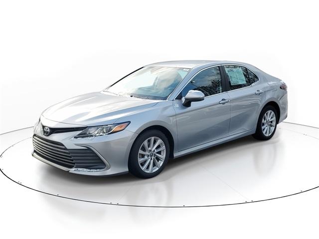 Used 2022 Toyota Camry LE with VIN 4T1C11AK9NU697468 for sale in Grand Blanc, MI