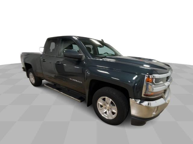 Used 2017 Chevrolet Silverado 1500 LT with VIN 1GCVKREC0HZ382237 for sale in East Dubuque, IL