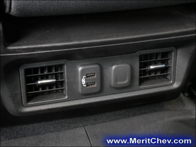 2021 Chevrolet Silverado 1500 Vehicle Photo in MAPLEWOOD, MN 55119-4794