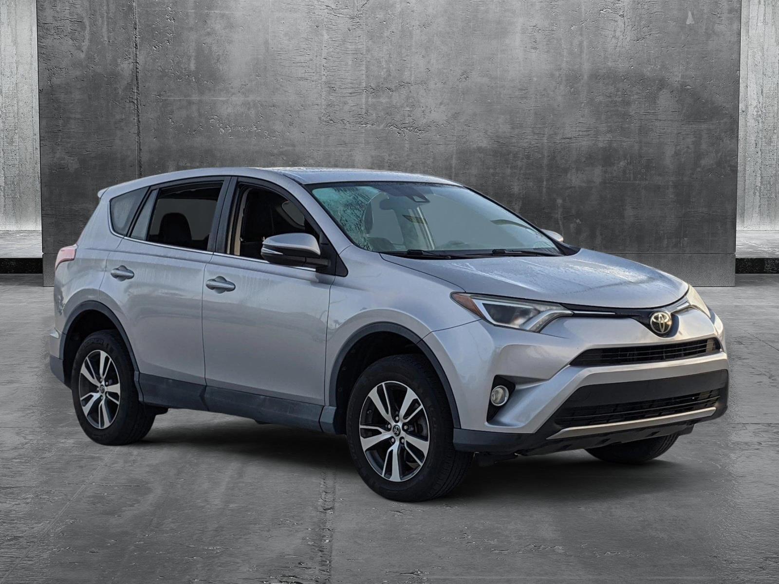 2018 Toyota RAV4 Vehicle Photo in Davie, FL 33331