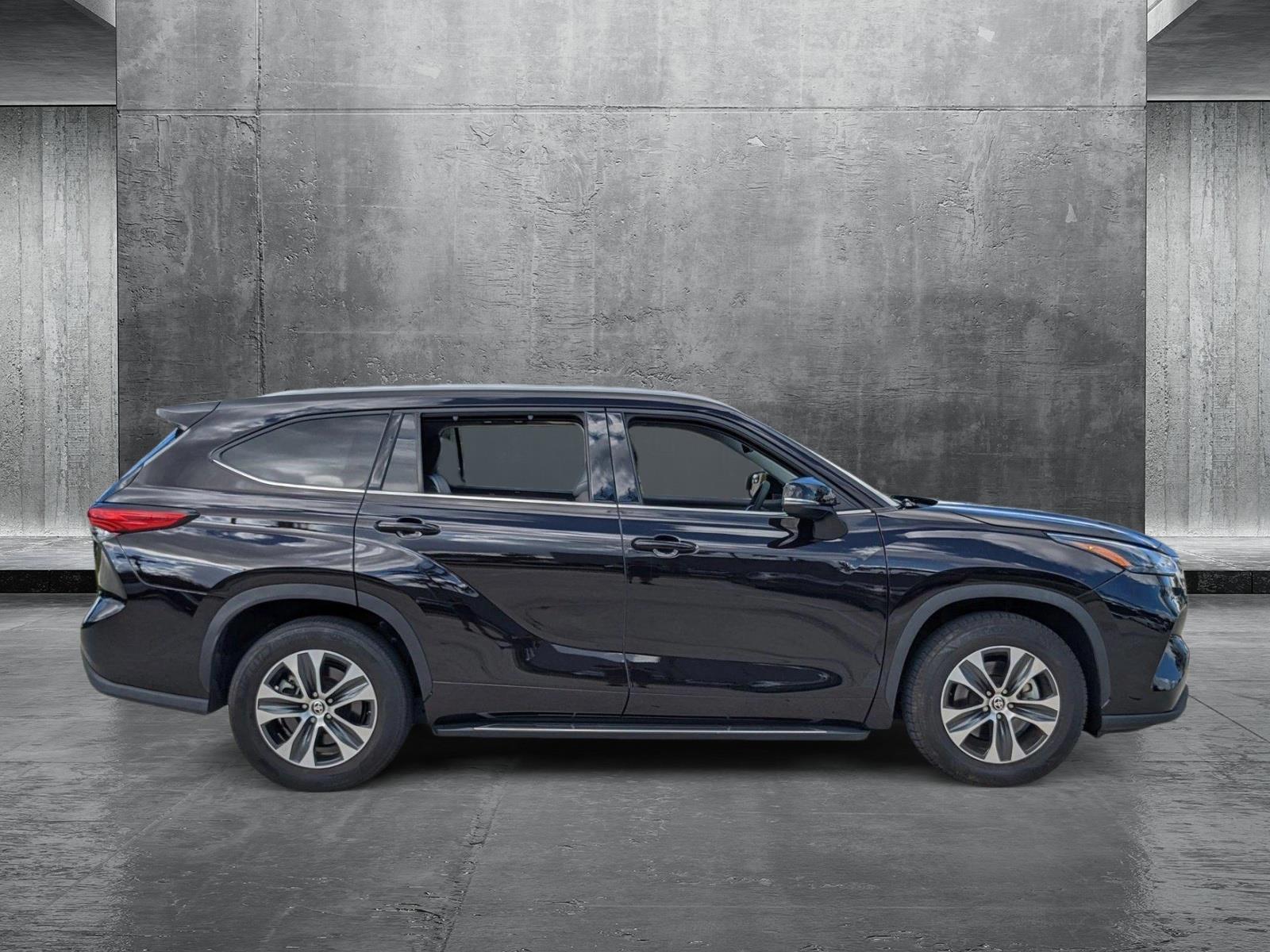 2022 Toyota Highlander Vehicle Photo in Davie, FL 33331