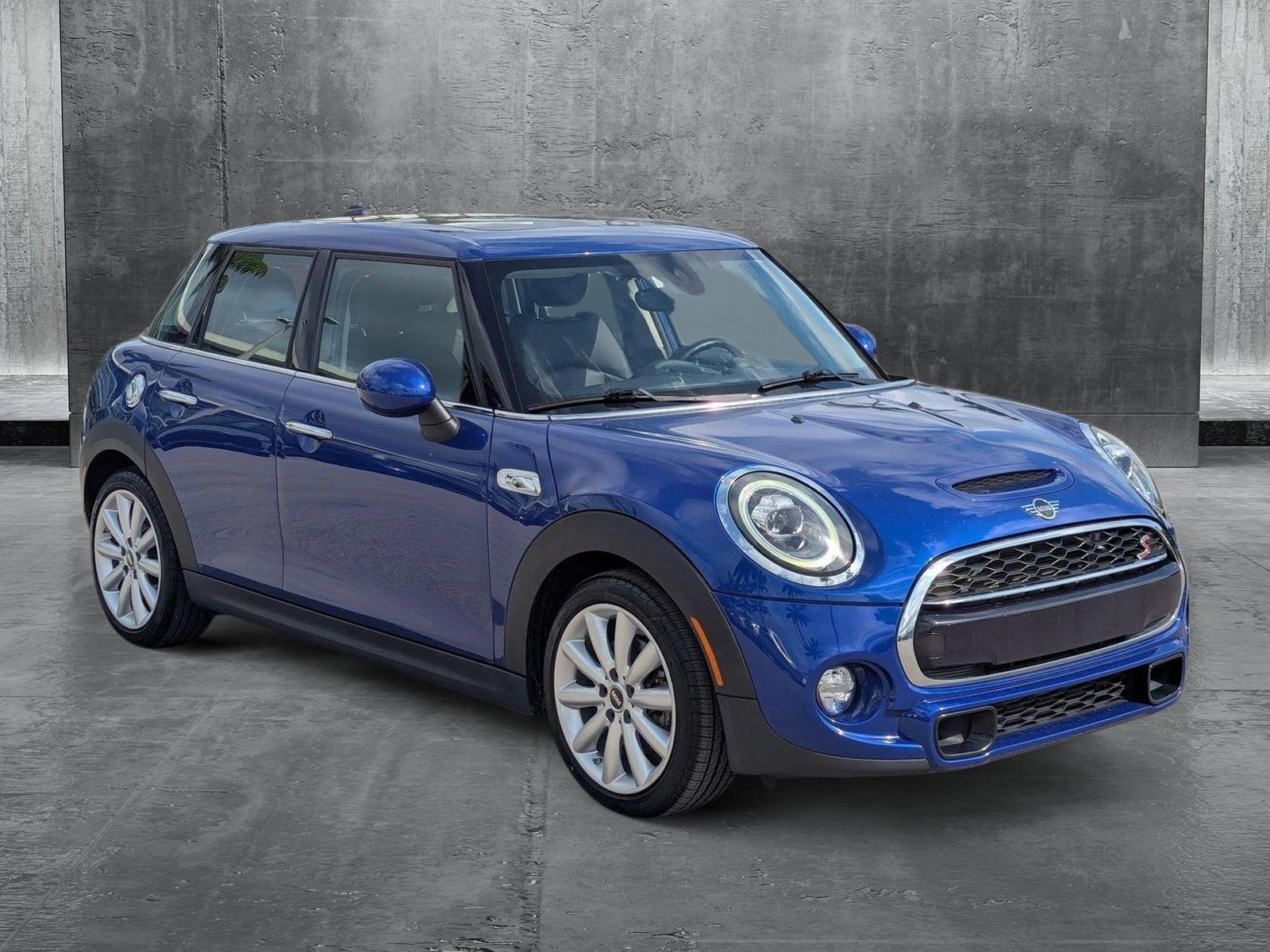 2019 MINI Cooper S Hardtop 4 Door Vehicle Photo in Delray Beach, FL 33444