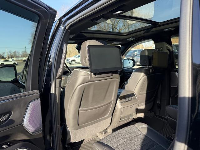 2022 Cadillac Escalade ESV Vehicle Photo in CHICOPEE, MA 01020-5001