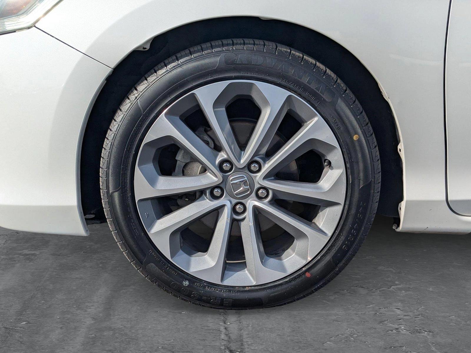2015 Honda Accord Sedan Vehicle Photo in VALENCIA, CA 91355-1705