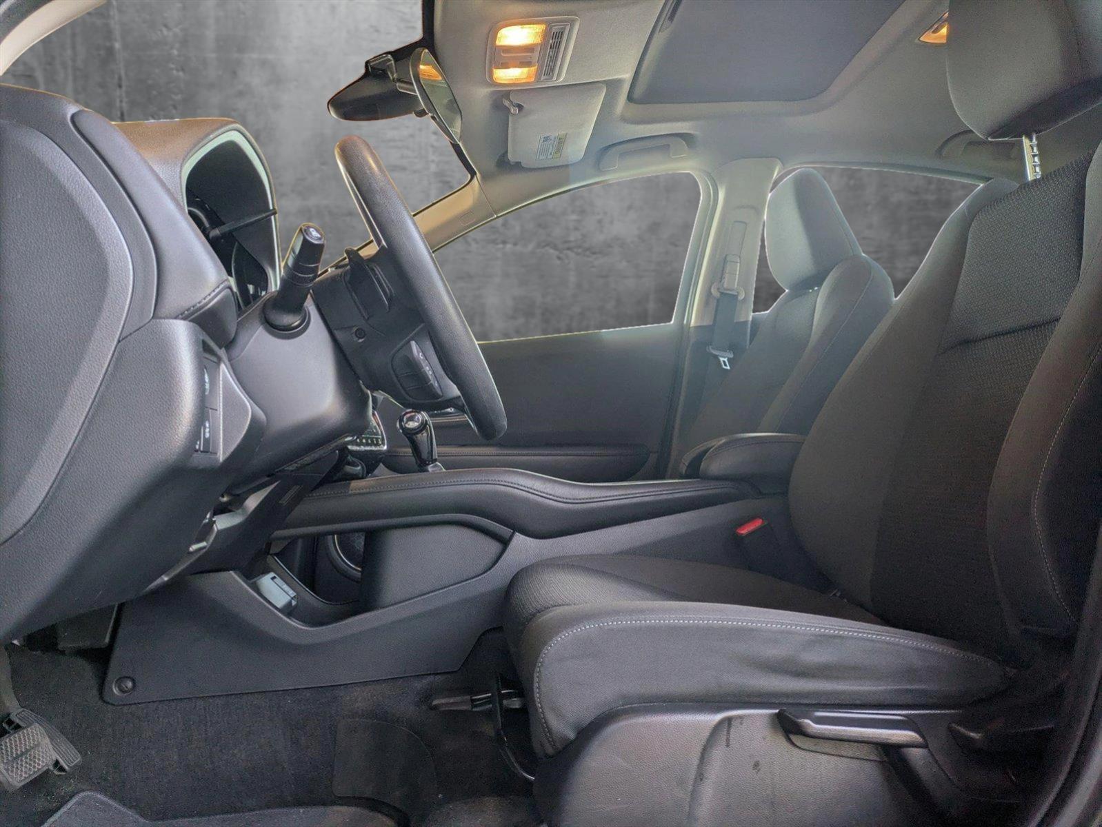 2021 Honda HR-V Vehicle Photo in Valencia, CA 91355-1794