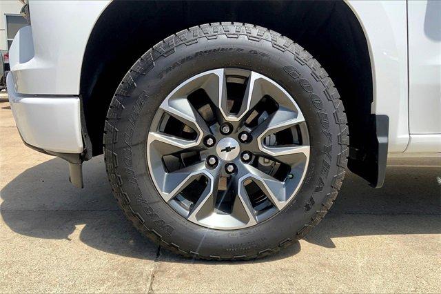 2024 Chevrolet Silverado 1500 Vehicle Photo in TOPEKA, KS 66609-0000