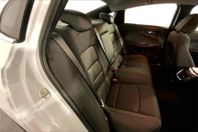 2021 Chevrolet Malibu Vehicle Photo in Lees Summit, MO 64086