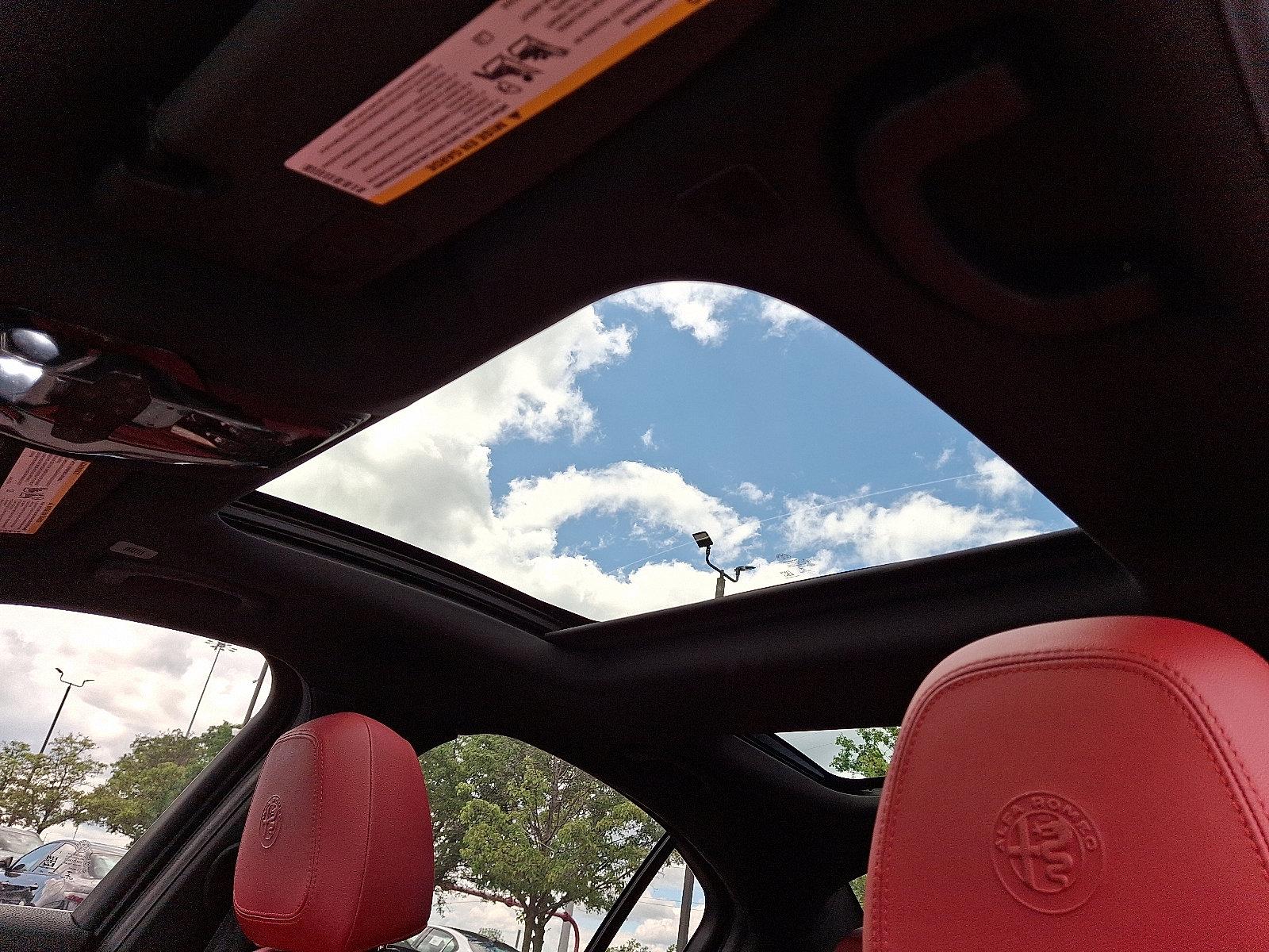 2022 Alfa Romeo Giulia Vehicle Photo in Willow Grove, PA 19090