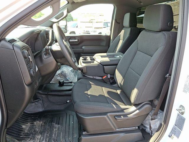 2025 Chevrolet Silverado 3500 HD Chassis Cab Vehicle Photo in DANBURY, CT 06810-5034