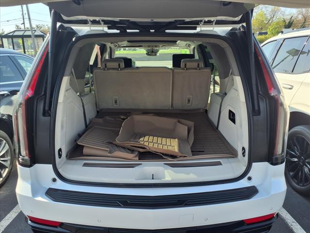 2023 Cadillac Escalade Vehicle Photo in SMITHTOWN, NY 11787-5023