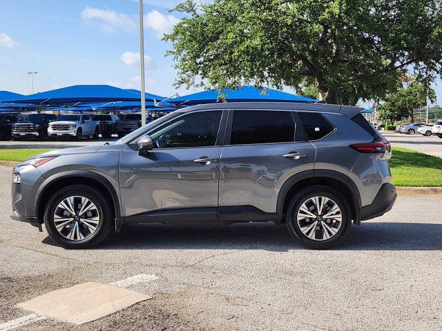2022 Nissan Rogue Vehicle Photo in DENTON, TX 76210-9321