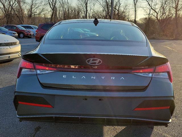 2025 Hyundai ELANTRA Vehicle Photo in Harrisburg, PA 17111