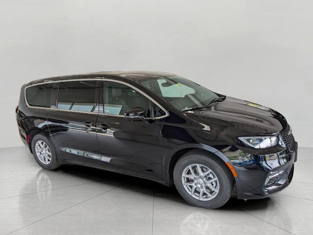 2025 Chrysler Pacifica Vehicle Photo in Oshkosh, WI 54901