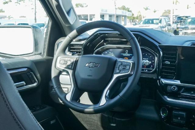 2025 Chevrolet Silverado 1500 Vehicle Photo in VENTURA, CA 93003-8585